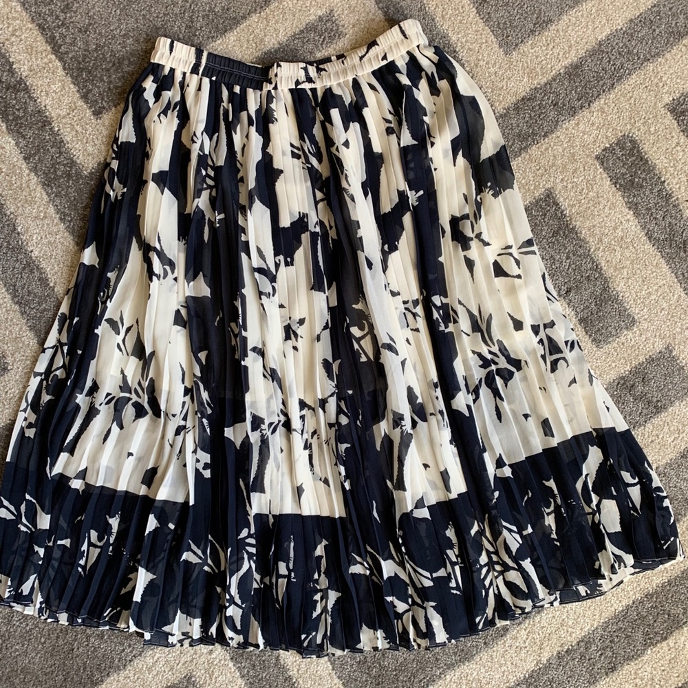 Unique Abstract Print Skirt